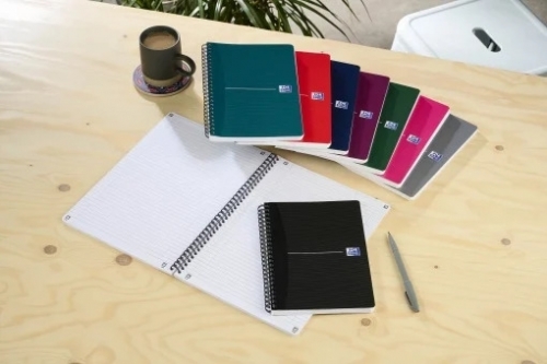Caiet organizator Oxford Office Essentials, A5 90 file, spira dubla, coperta plastifiata flexibila, PEFC, Ecolabel, margine dubla si antet, dictando, diverse culori
